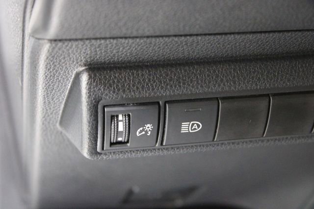 Used 2021 Toyota Corolla SE FWD image 17