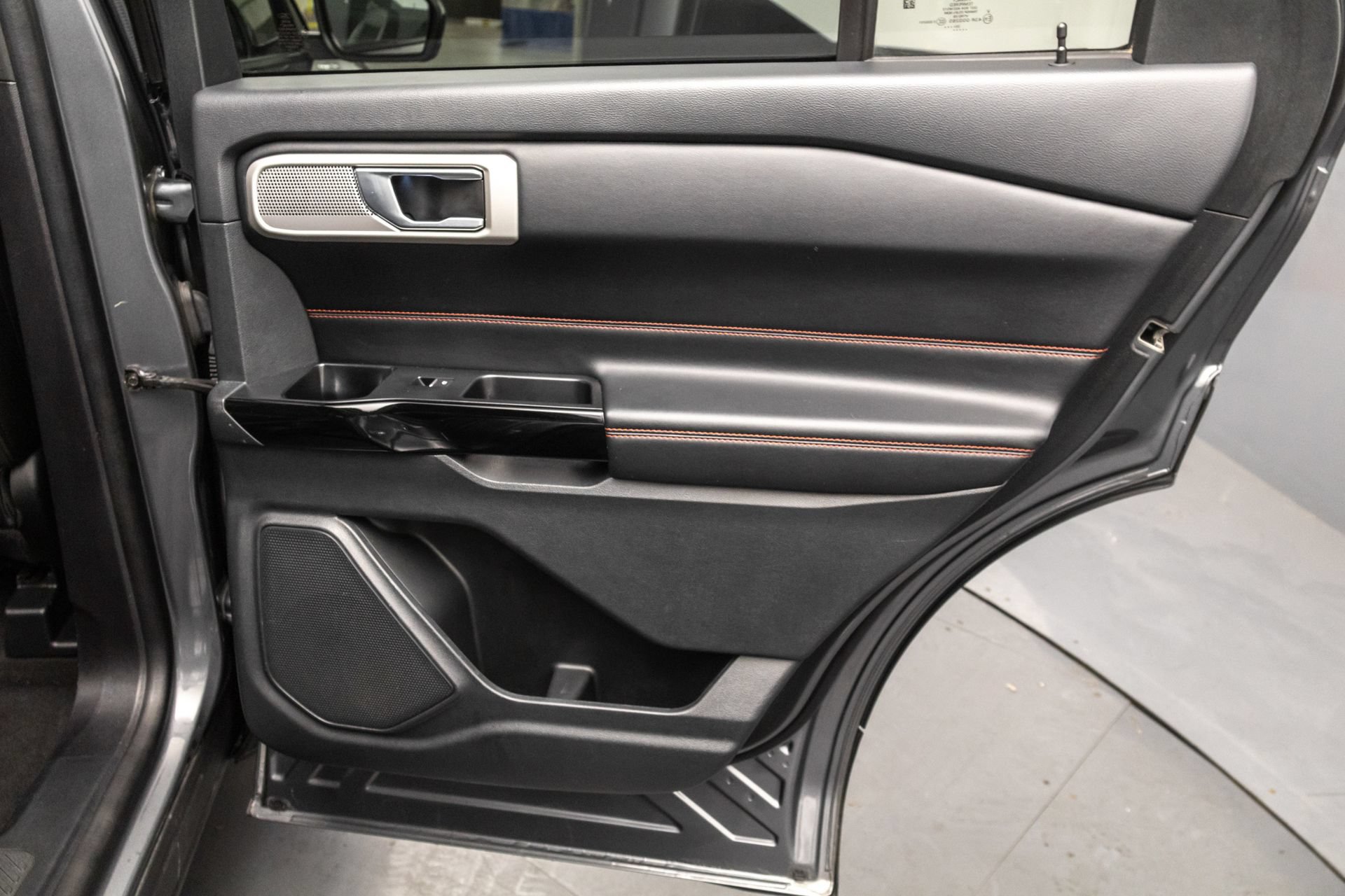 Used 2022 Ford Explorer ST-Line AWD/4WD image 37