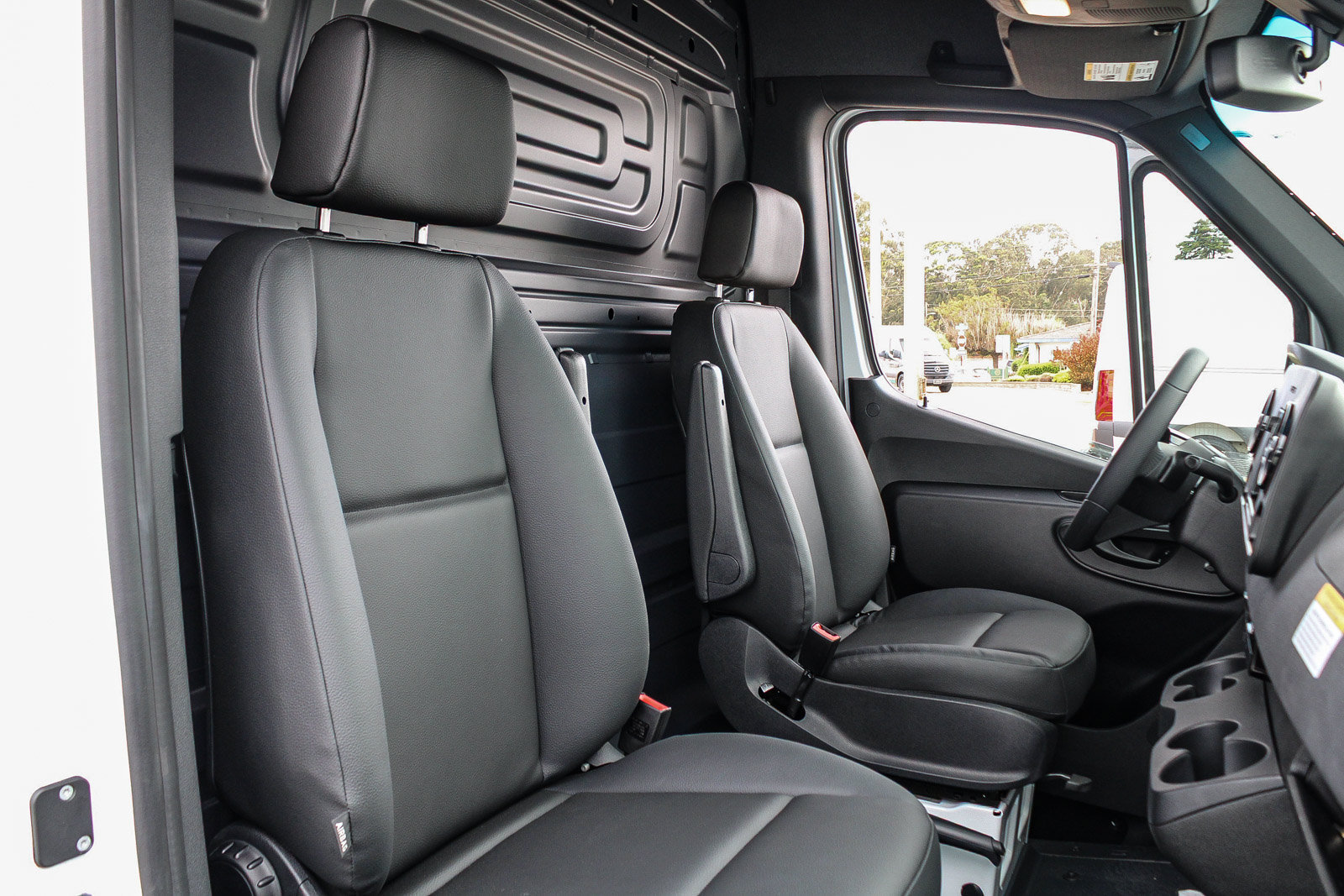 New 2025 Mercedes-Benz Sprinter 2500 image 12