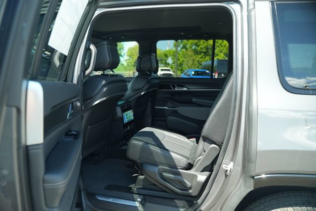 New 2026 Jeep Grand Wagoneer Summit AWD/4WD image 14