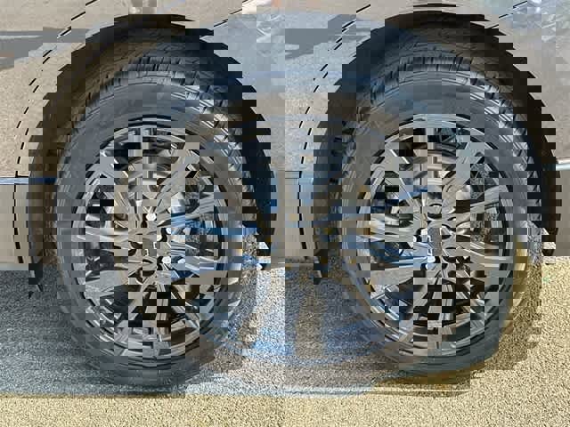 Used 2022 Chevrolet Equinox RS w/ Infotainment Package image 5