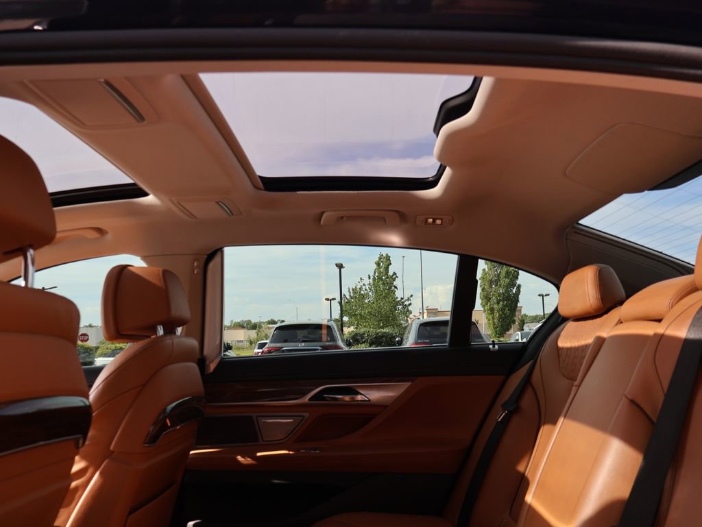 Used 2016 BMW 750i xDrive AWD/4WD image 14