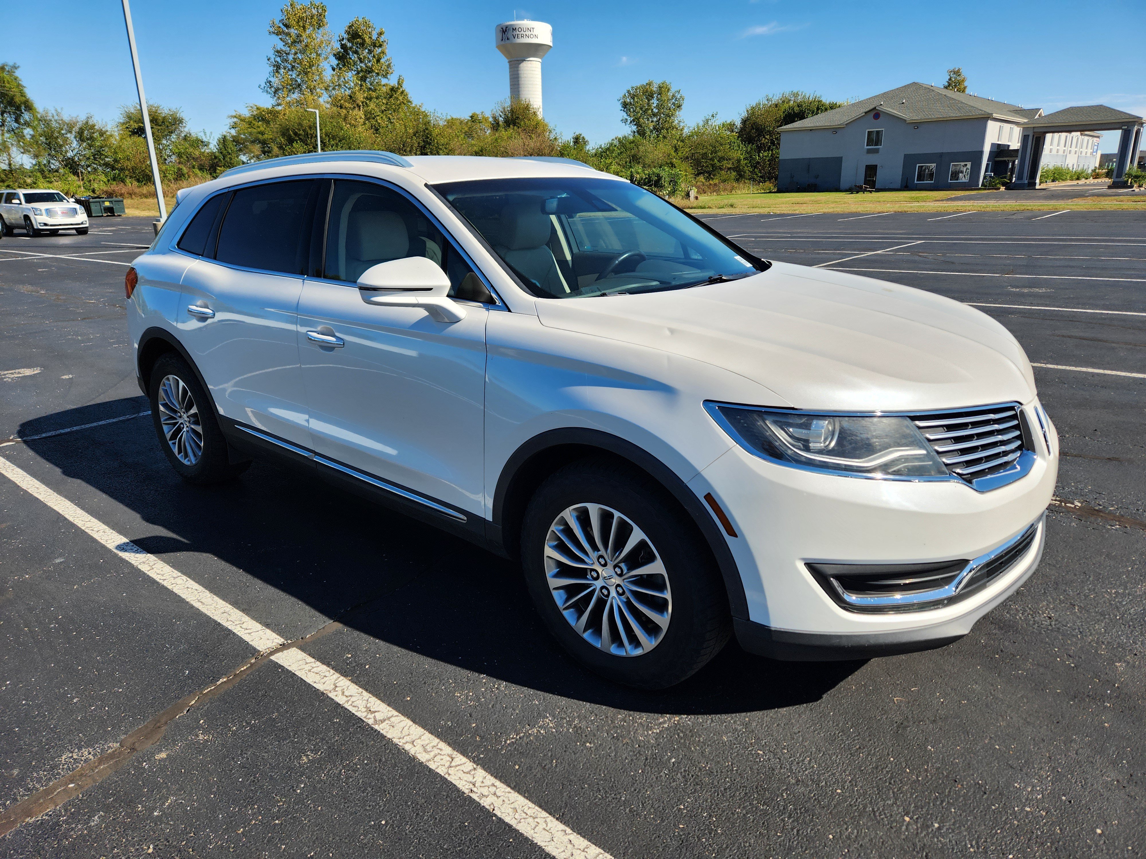 Used 2016 Lincoln MKX Select w/ Select Plus Package FWD image 9