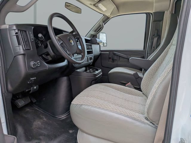 Used 2025 Chevrolet Express 3500 w/ RV Package RWD image 17