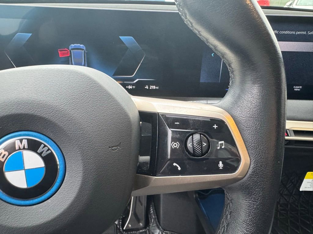Used 2022 BMW iX xDrive50 w/ Premium Package image 15