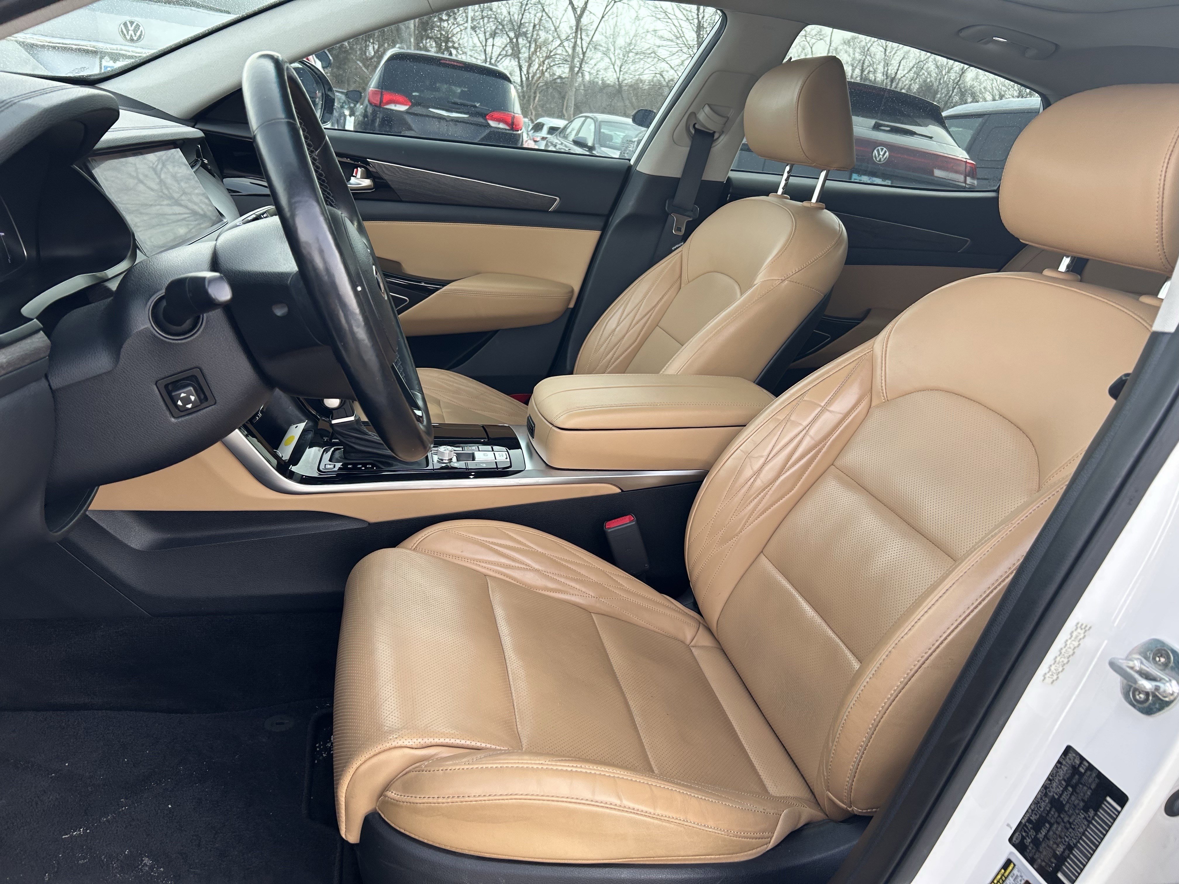 Used 2020 Kia Cadenza Limited image 23