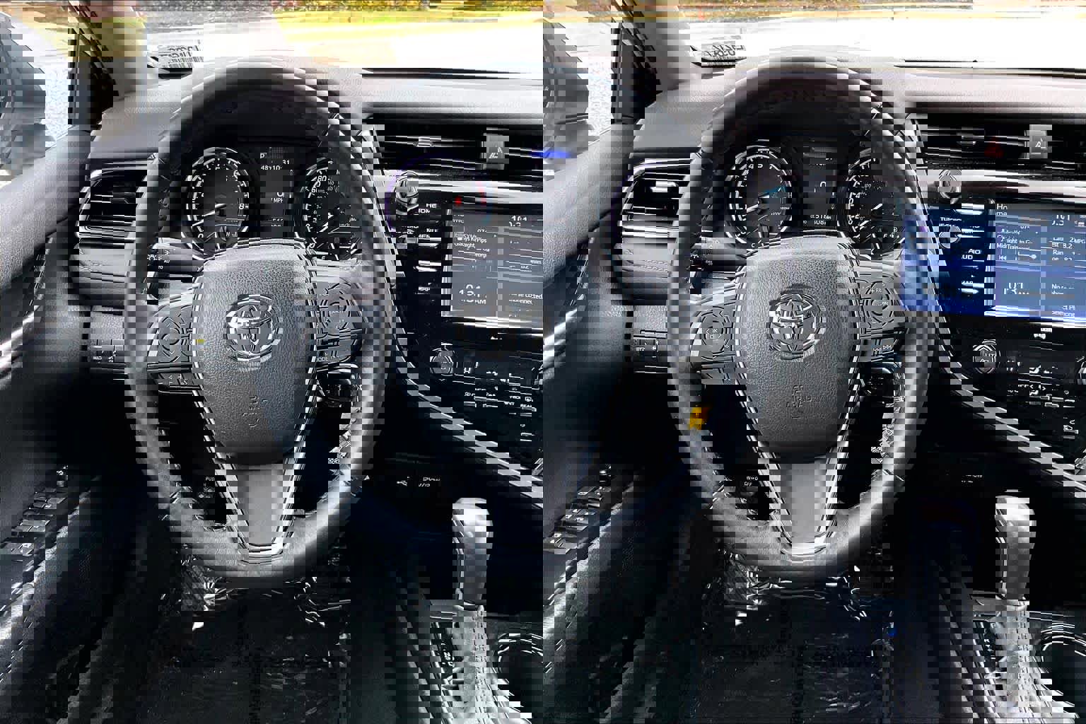 Used 2020 Toyota Camry SE image 5