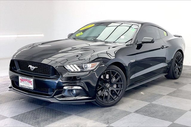 Used 2017 Ford Mustang GT RWD image 12
