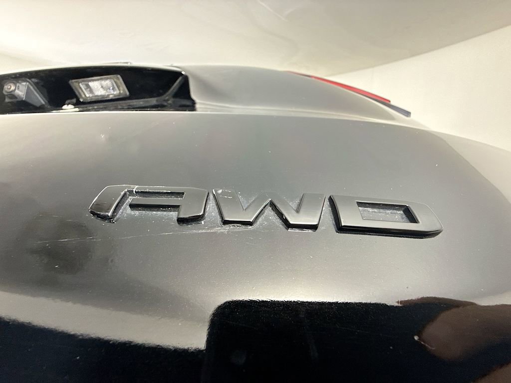 Used 2023 GMC Terrain SLT w/ Elevation Edition image 37