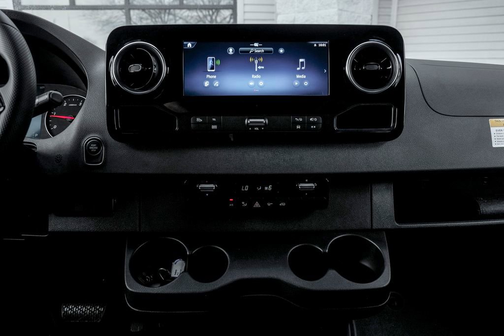 New 2025 Mercedes-Benz Sprinter 2500 image 17