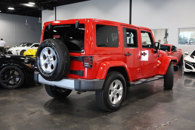 Used 2015 Jeep Wrangler Unlimited Sahara w/ Connectivity Group AWD/4WD image 6