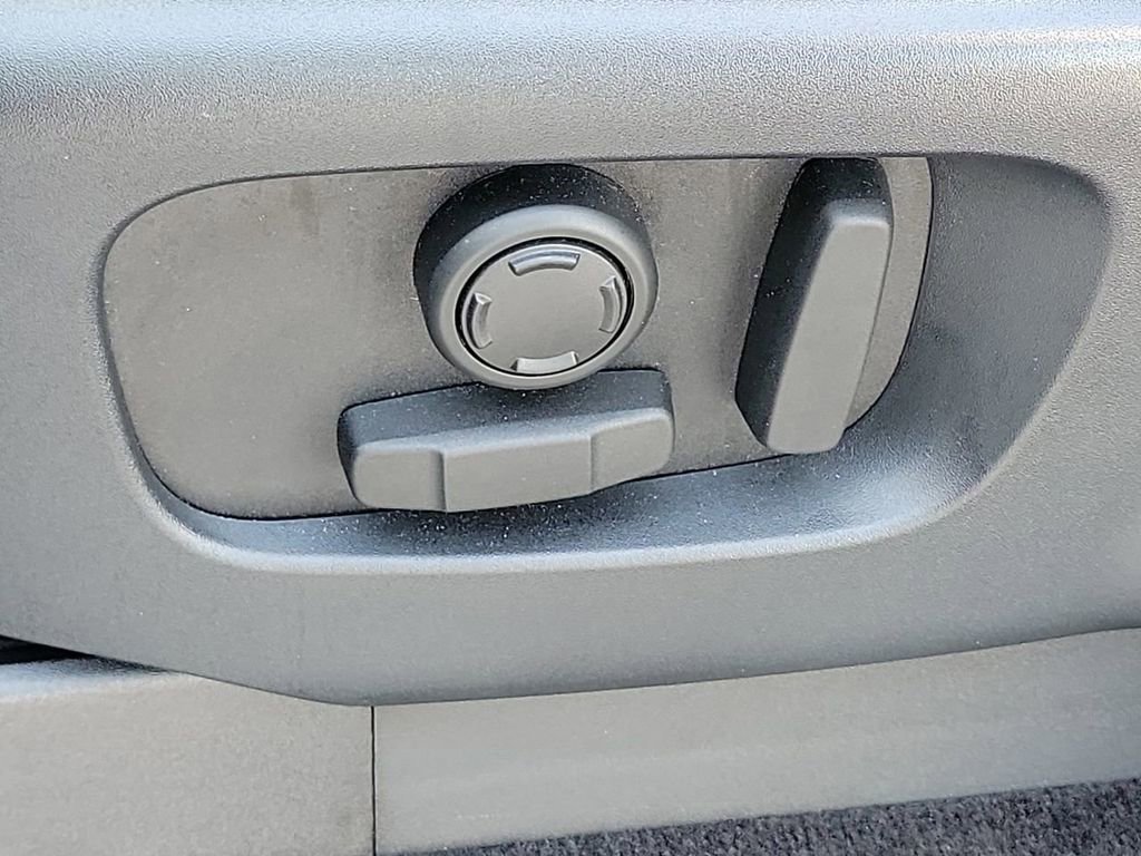 Used 2020 Land Rover Discovery Landmark image 27