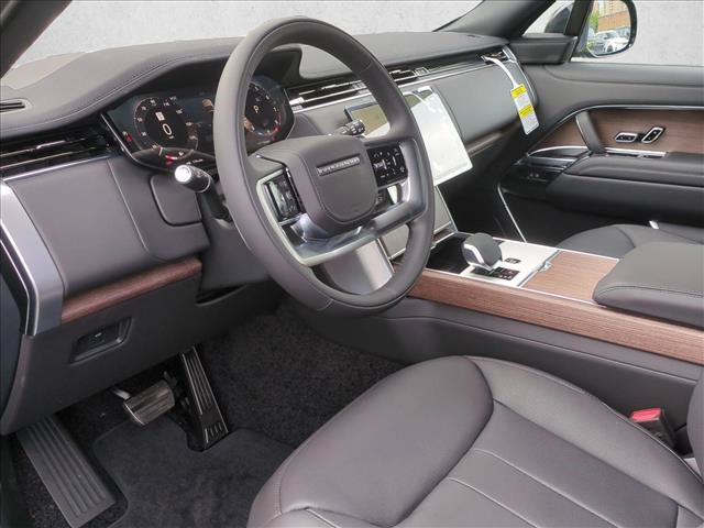 New 2026 Land Rover Range Rover Long Wheelbase SE AWD/4WD image 8