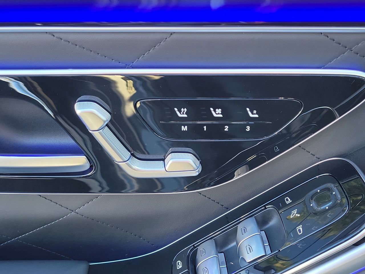 New 2026 Mercedes-Benz S 580 4MATIC Sedan image 24