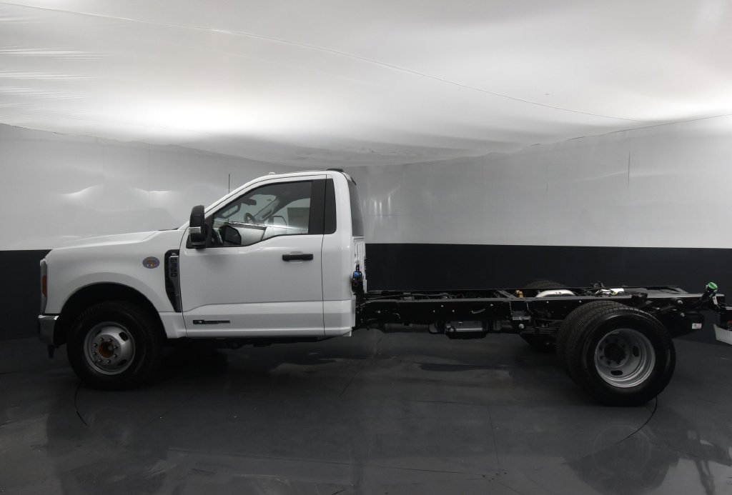 New 2024 Ford F350 XL w/ XL Chrome Package RWD image 34