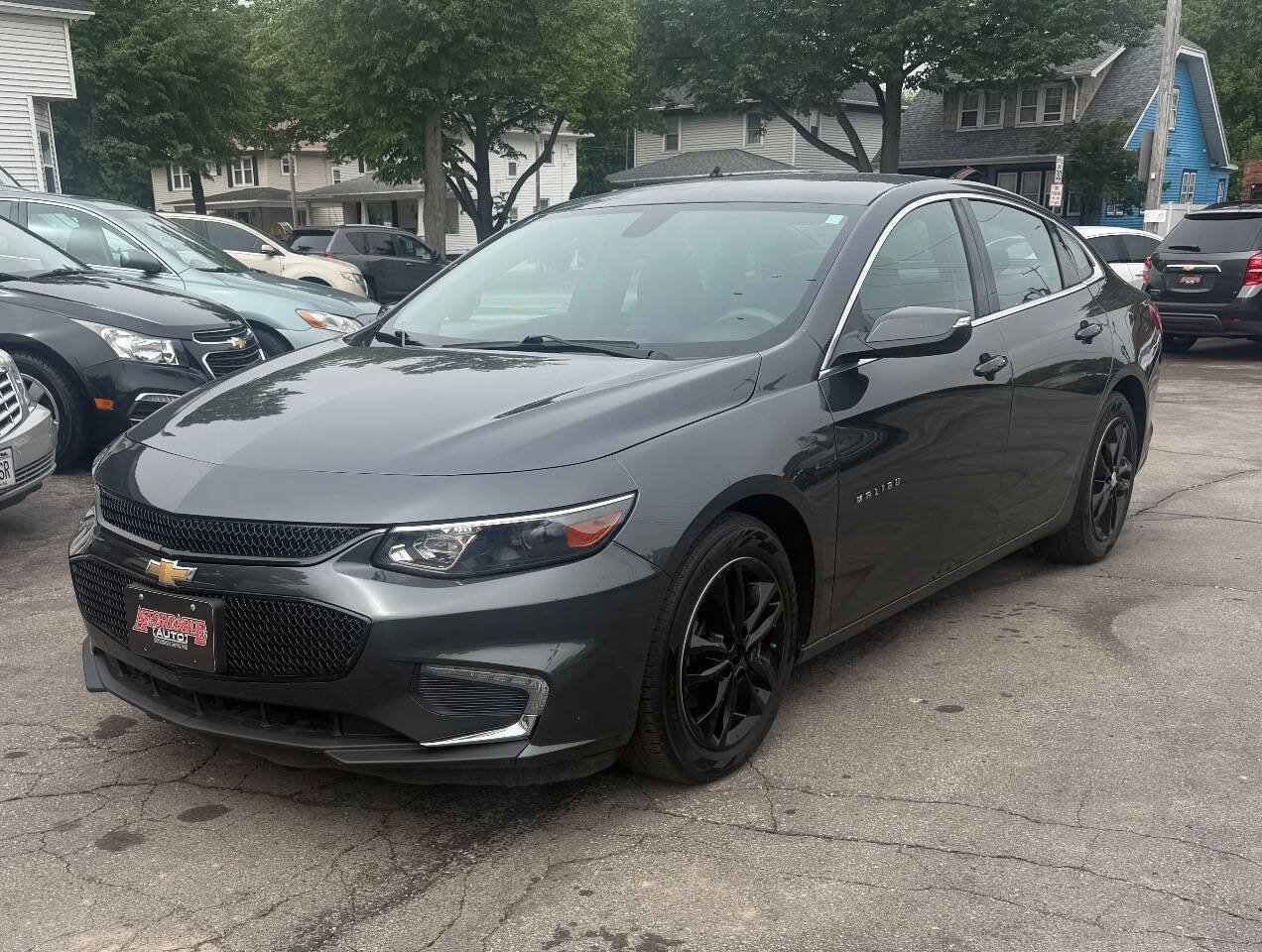 Used 2017 Chevrolet Malibu LT FWD image 2