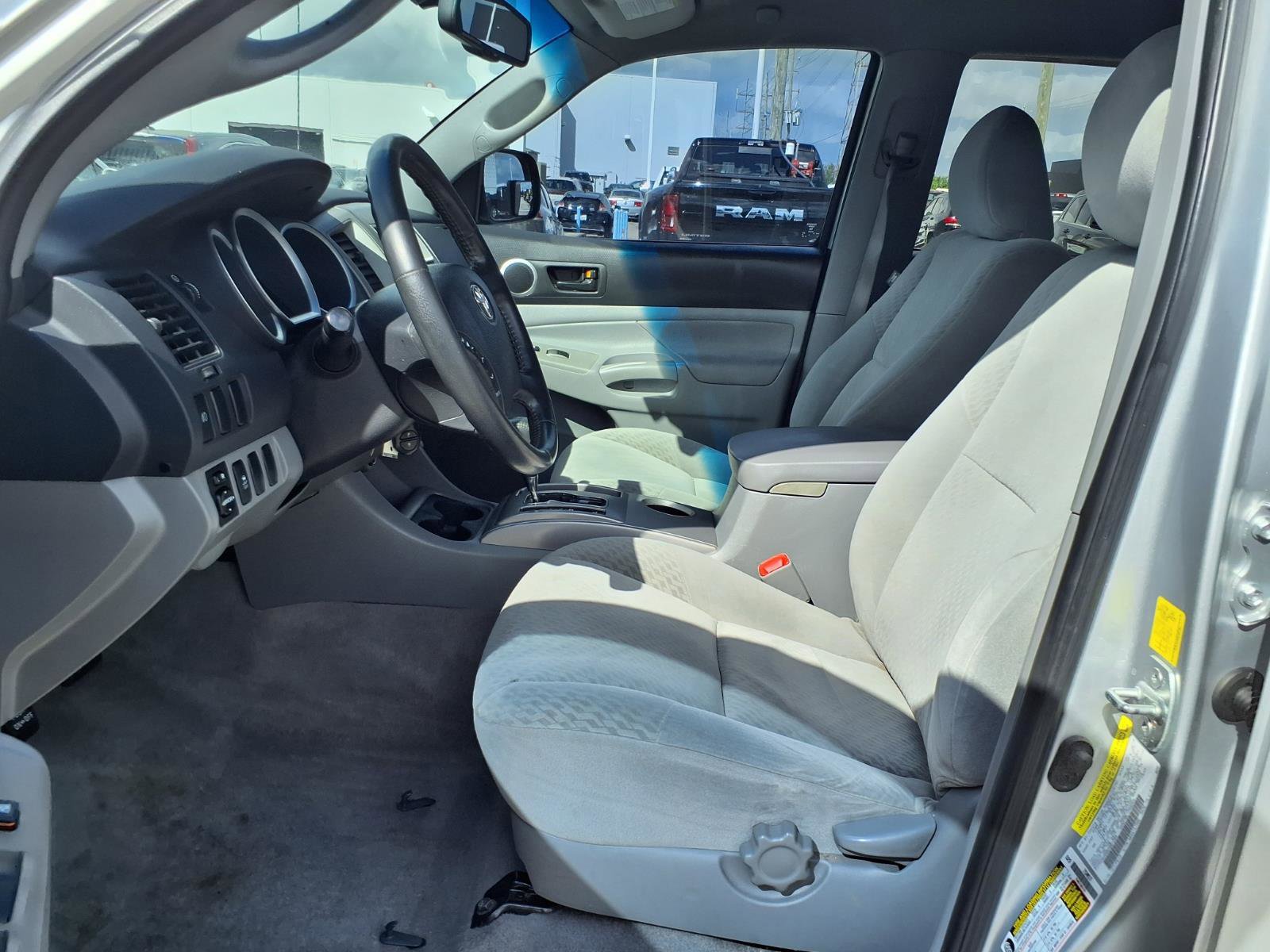 Used 2011 Toyota Tacoma PreRunner w/ SR5 Pkg #2 RWD image 16