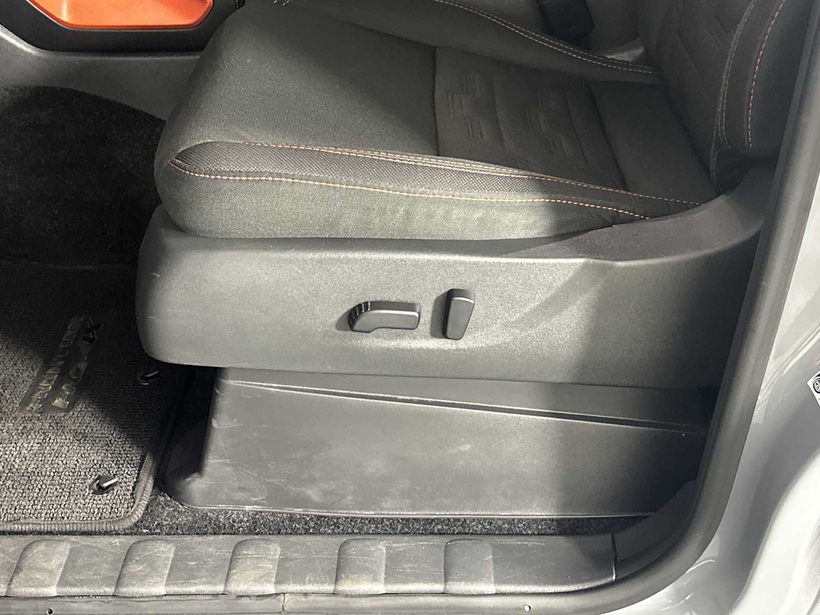 Used 2024 Nissan Frontier PRO-4X AWD/4WD image 13