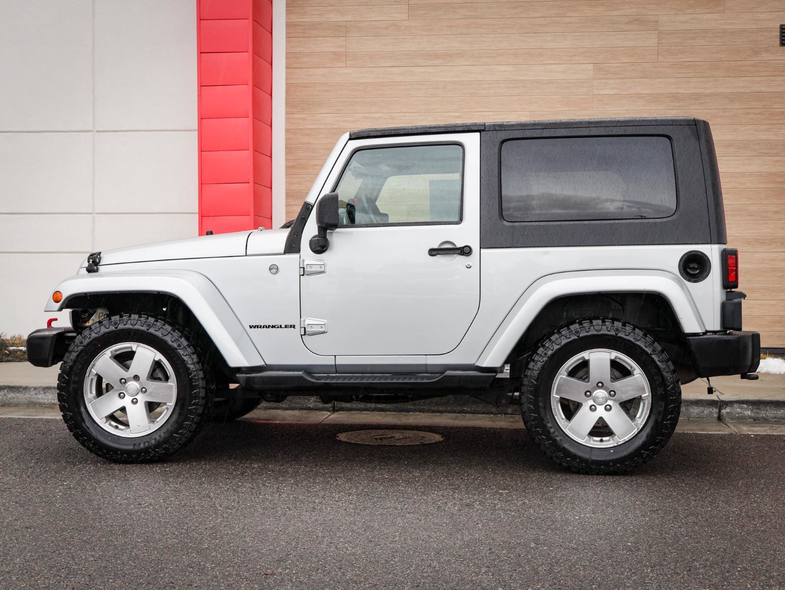 Used 2010 Jeep Wrangler Sahara image 6