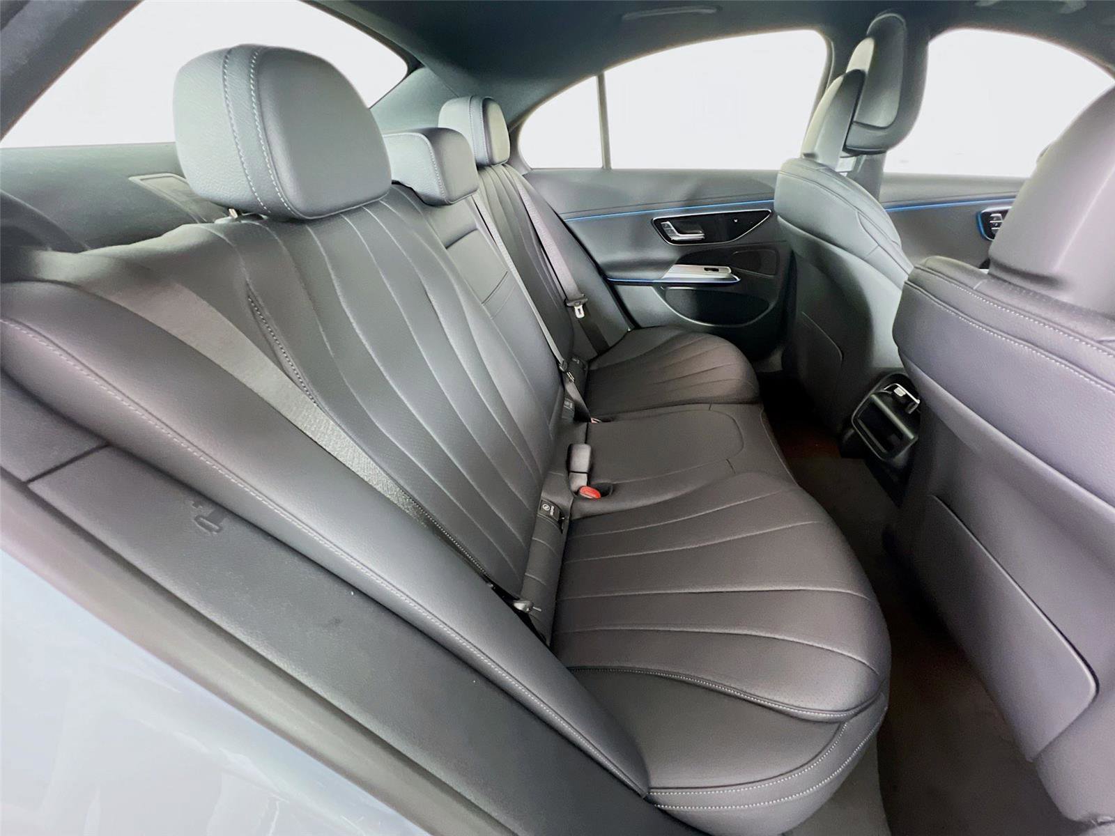New 2026 Mercedes-Benz E 350 4MATIC Sedan image 27