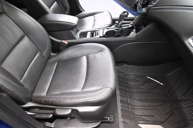 Used 2018 Chevrolet Cruze Premier FWD image 25