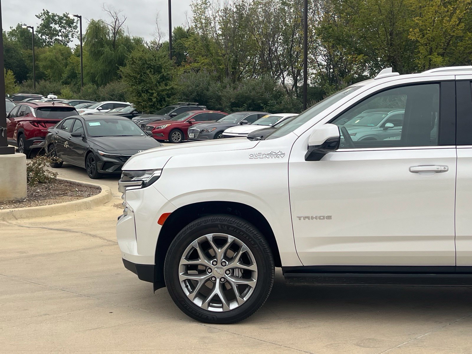 Used 2021 Chevrolet Tahoe High Country w/ Premium Package AWD/4WD image 7