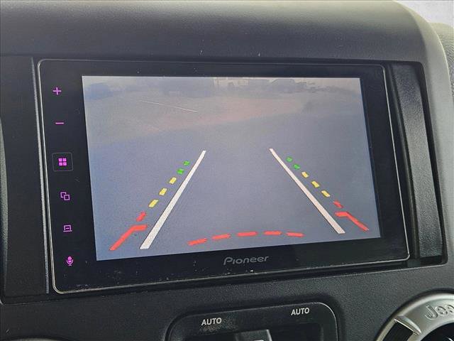 Used 2013 Jeep Wrangler Unlimited Sahara image 13