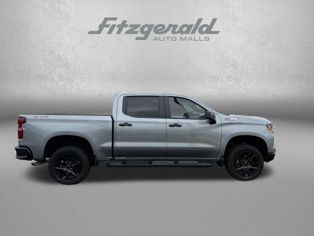 Used 2025 Chevrolet Silverado 1500 Custom Trail Boss AWD/4WD image 4