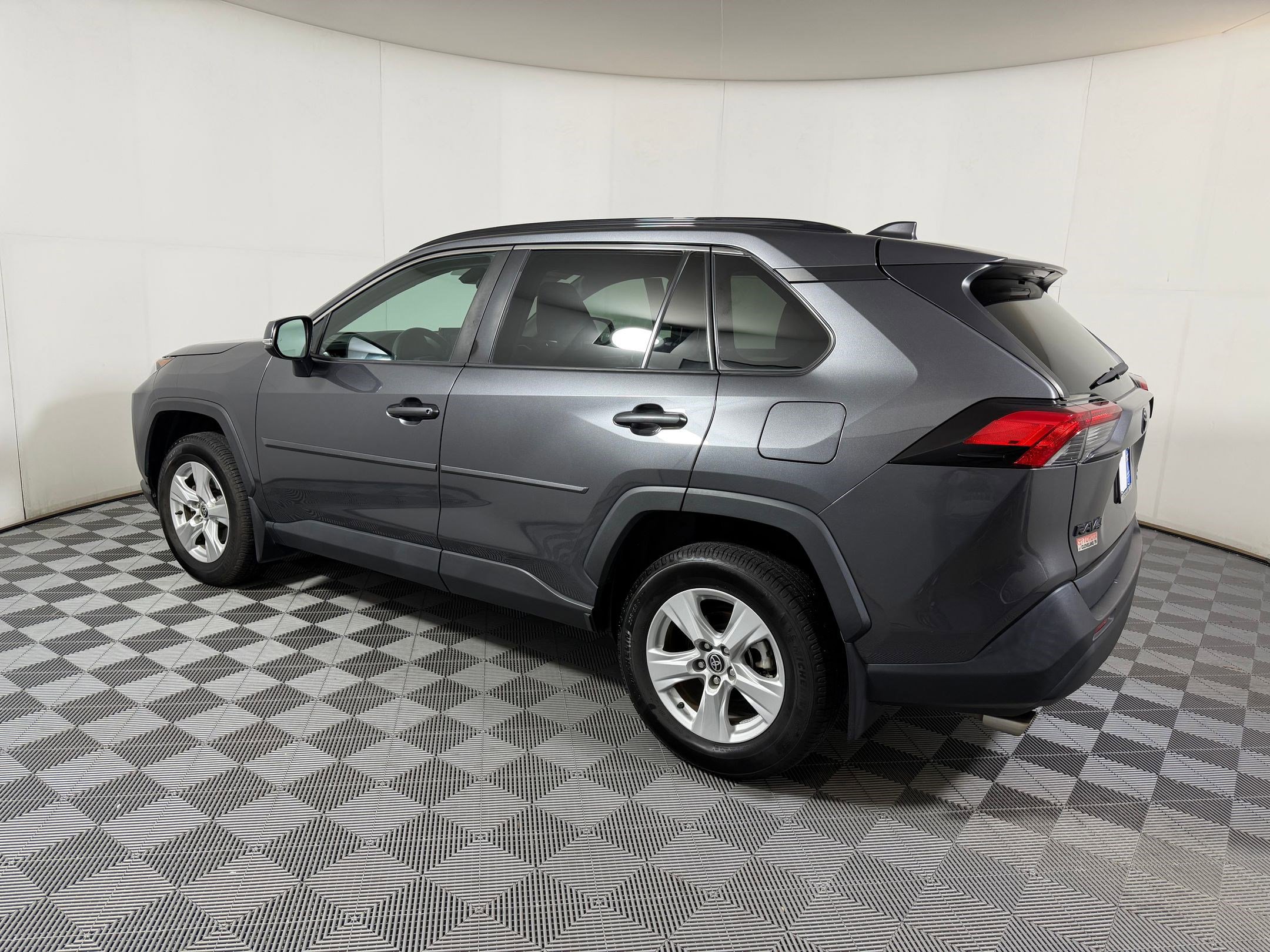 Used 2021 Toyota RAV4 XLE w/ Convenience Package AWD/4WD image 2