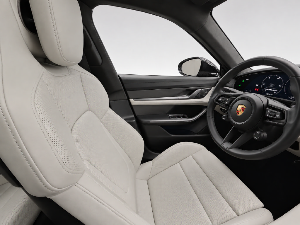Used 2022 Porsche Taycan Turbo S AWD/4WD image 10