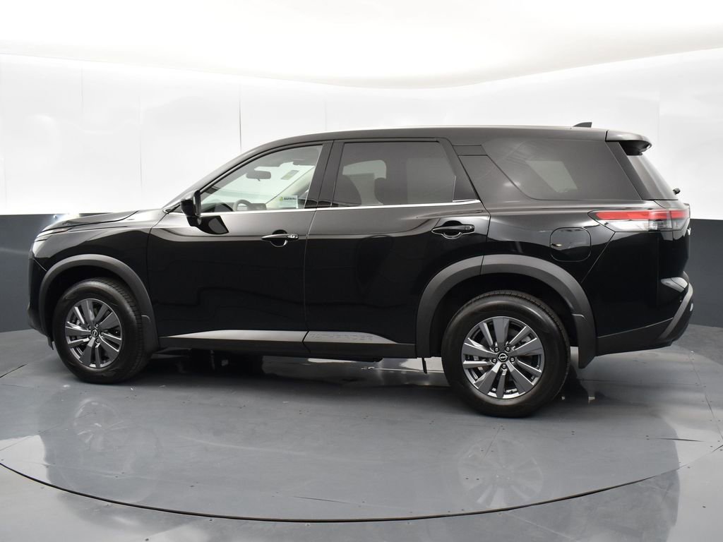 New 2025 Nissan Pathfinder S image 5