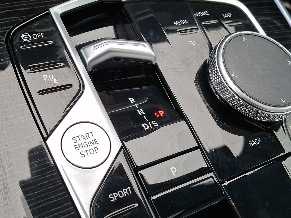 Certified 2024 BMW X7 xDrive40i w/ M Sport Package image 14