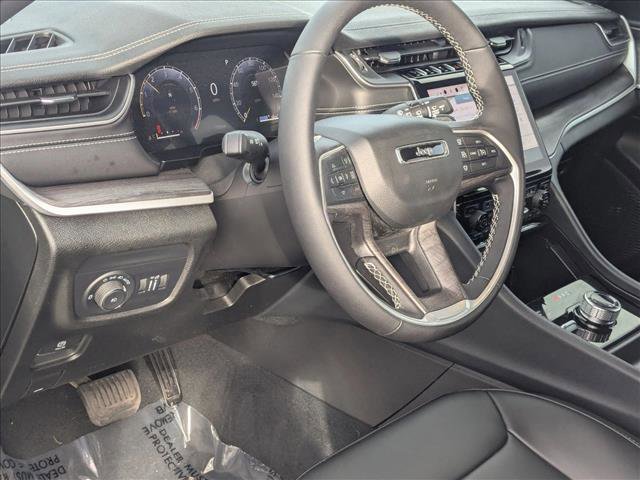 New 2025 Jeep Grand Cherokee Limited w/ Black Appearance Package image 3