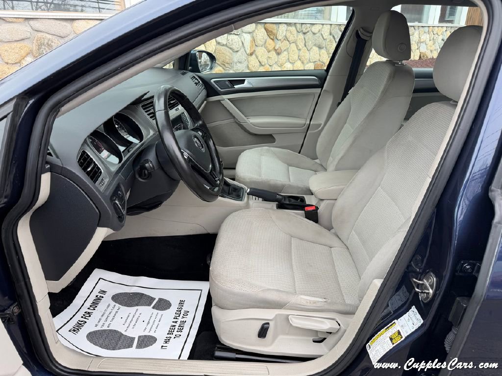 Used 2016 Volkswagen Golf S image 4