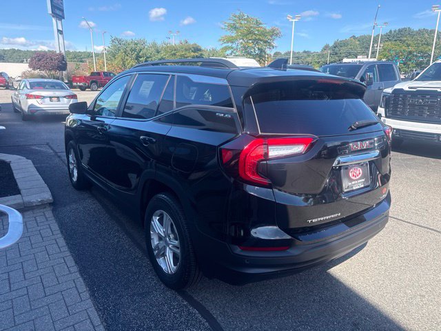 Used 2023 GMC Terrain SLE w/ Driver Convenience Package AWD/4WD image 4