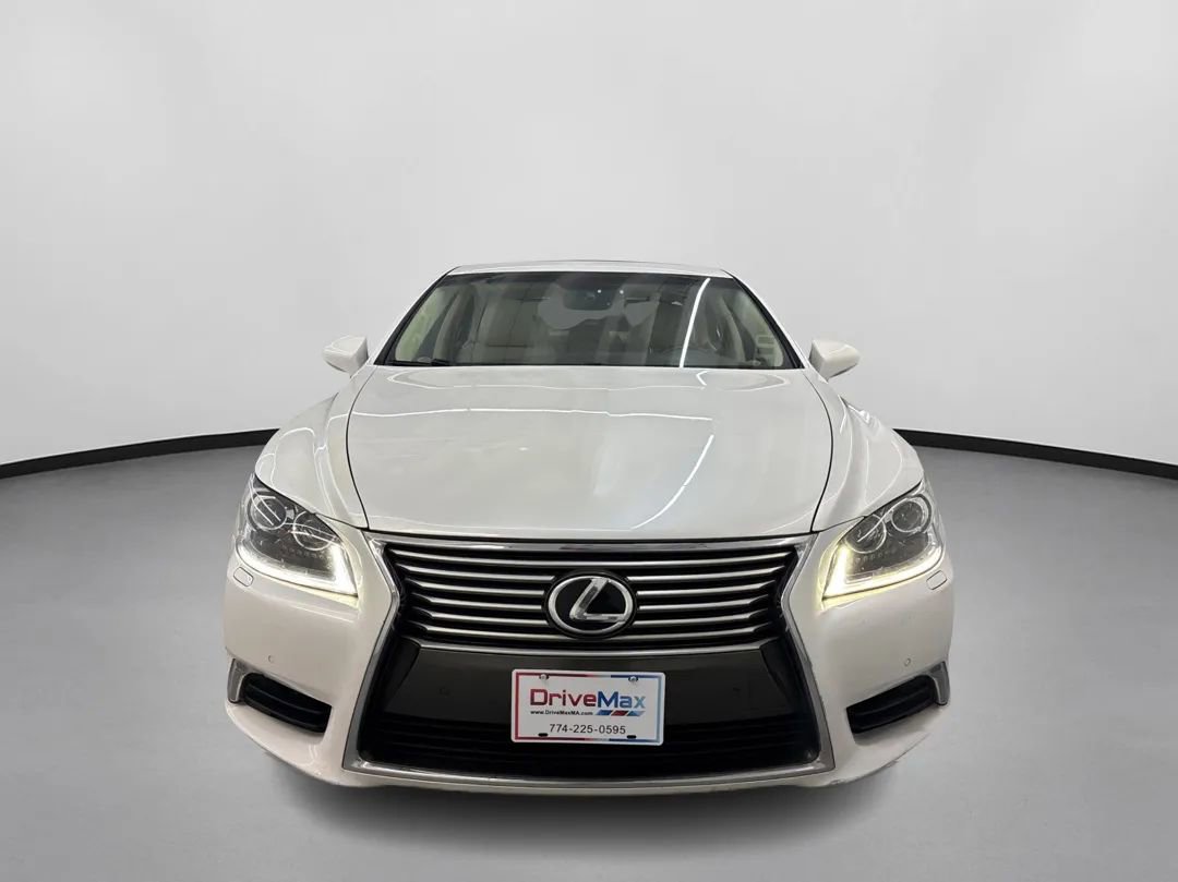Used 2017 Lexus LS 460 AWD w/ Comfort Package image 2