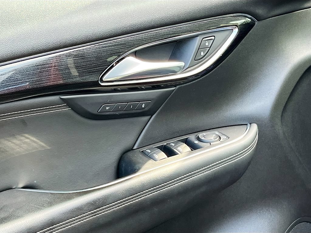 Used 2023 Buick Envision Essence FWD image 17