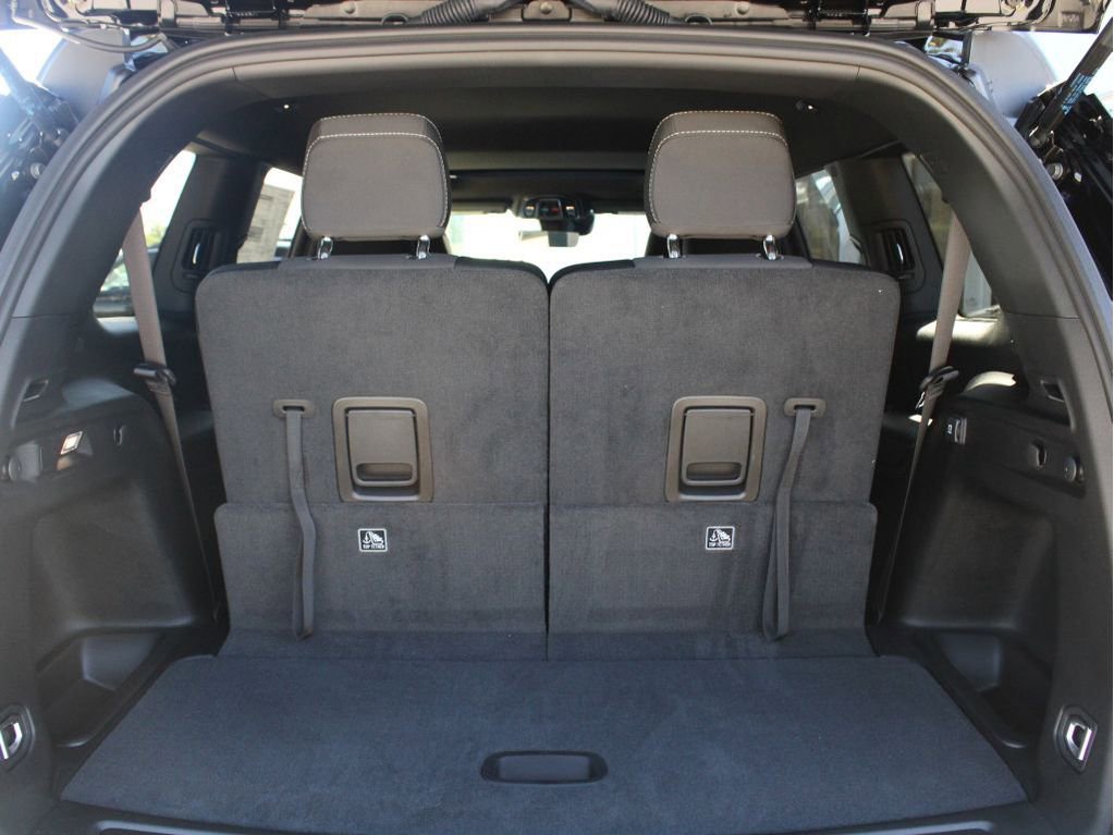 New 2025 Jeep Grand Cherokee L Laredo image 29