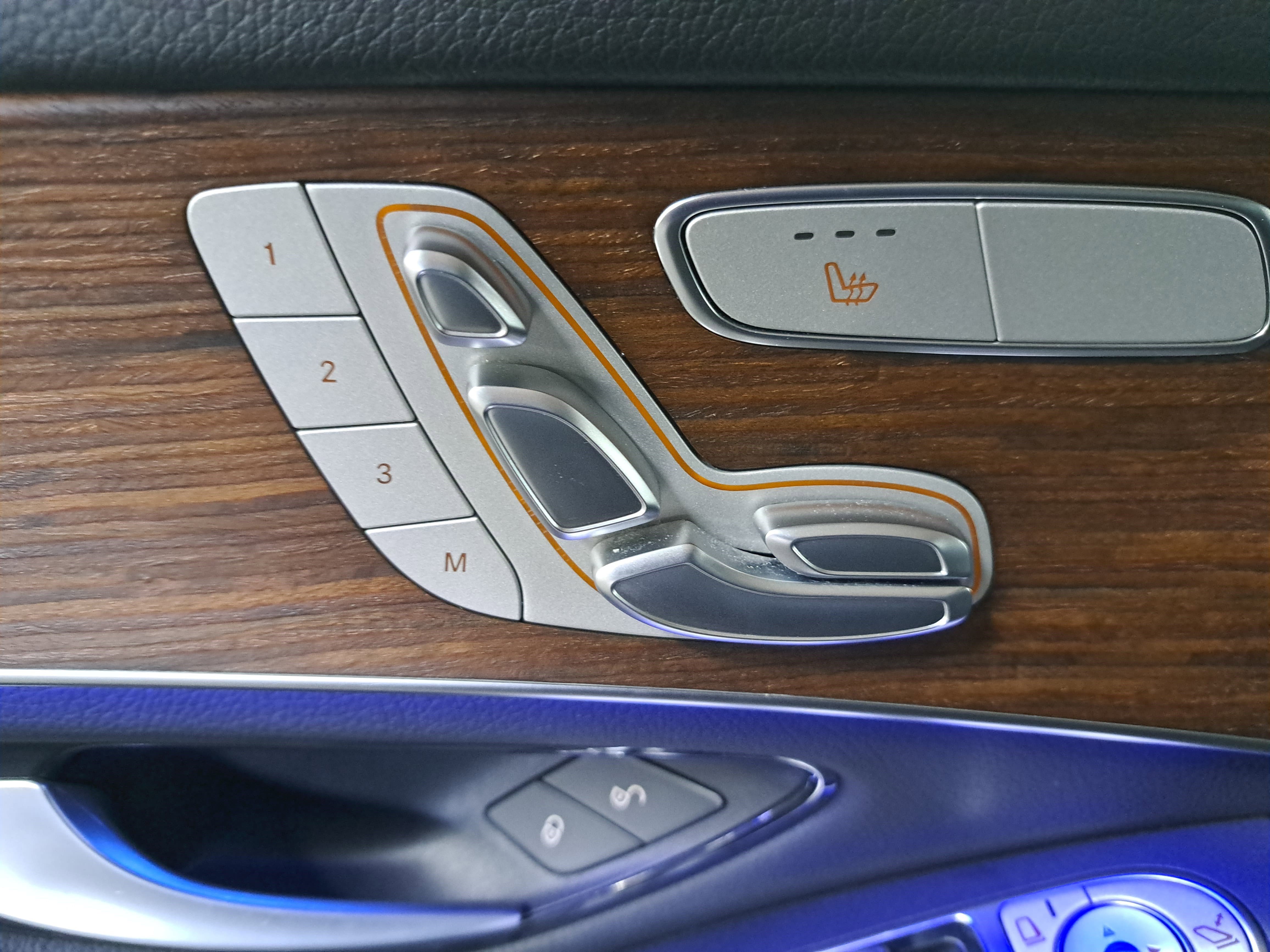 Used 2022 Mercedes-Benz GLC 300 4MATIC image 29