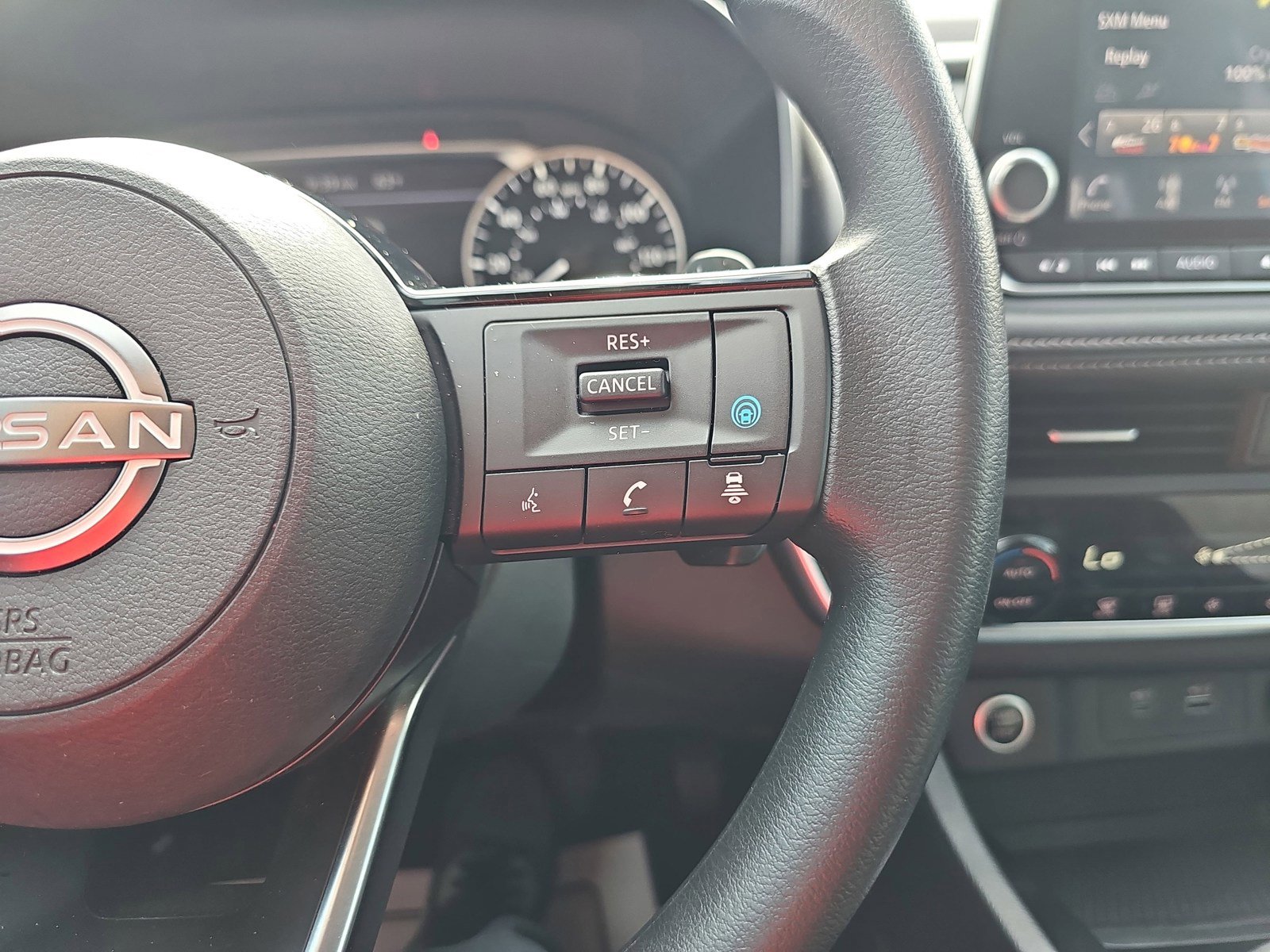 Used 2023 Nissan Rogue SV FWD image 19