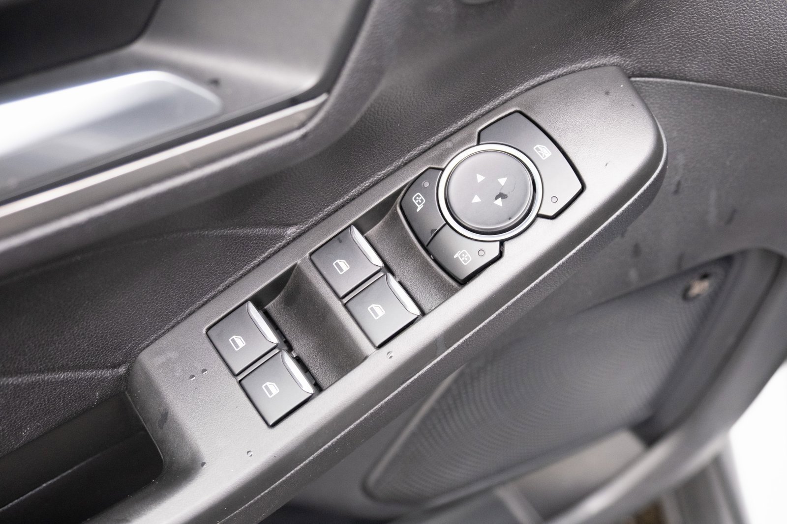 Used 2021 Ford Escape Titanium image 16