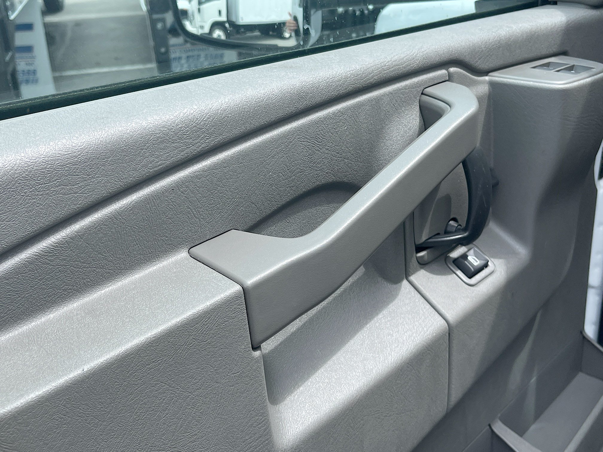 New 2023 GMC Savana 4500 w/ Power Convenience Package RWD image 3