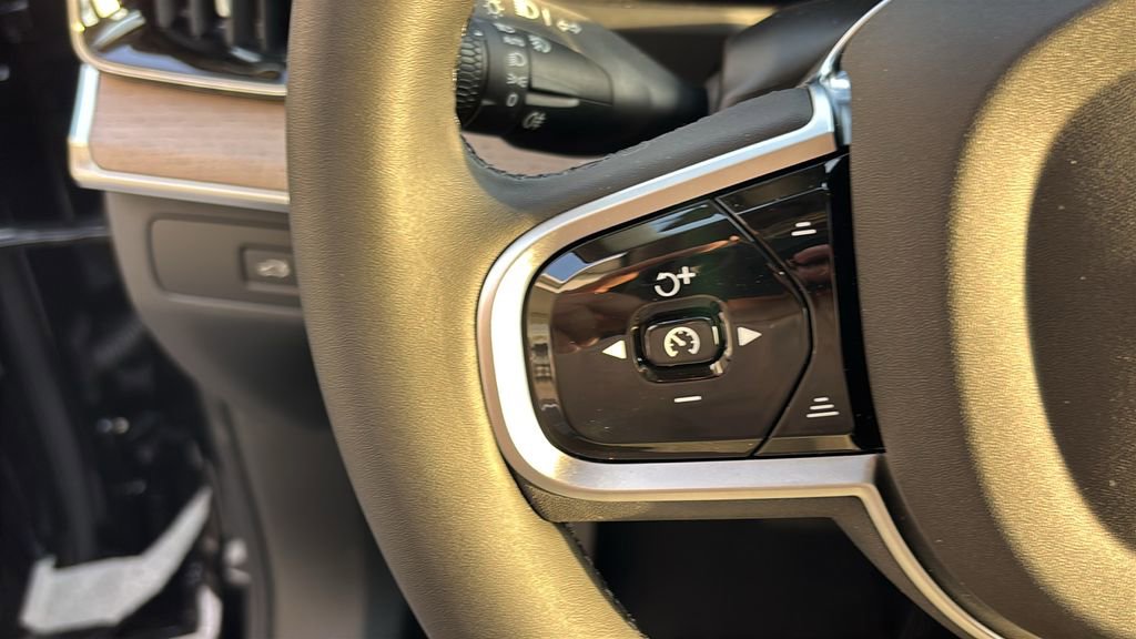 New 2026 Volvo XC90 B6 Plus image 15