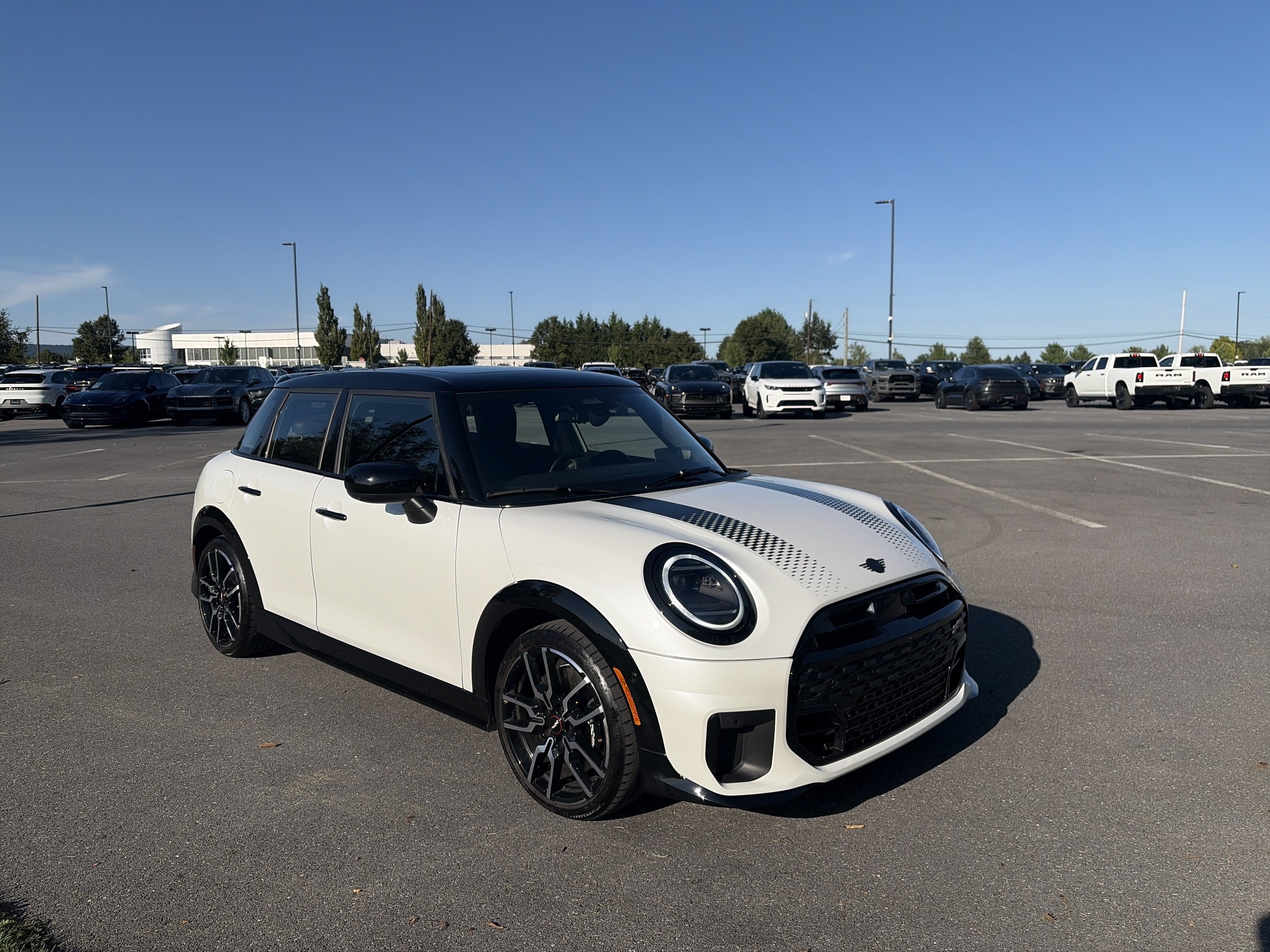Used 2025 MINI Cooper S FWD image 3