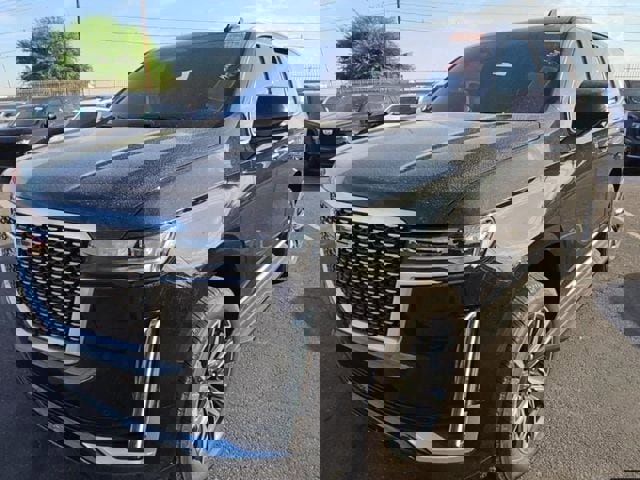 Used 2023 Cadillac Escalade Luxury image 3