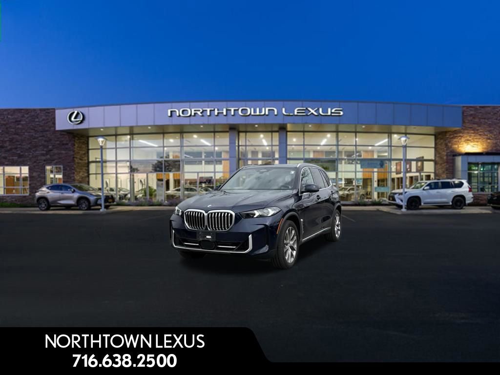 Used 2024 BMW X5 xDrive40i w/ Parking Assistance Package image 1