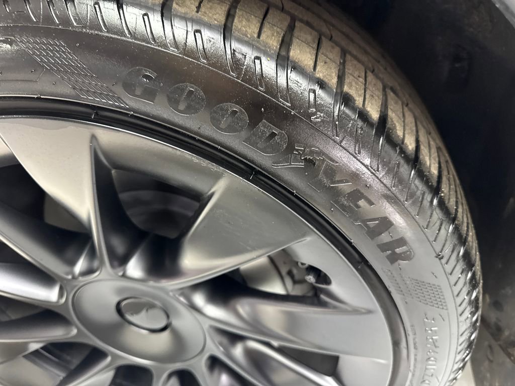 Used 2024 Tesla Model Y Long Range image 87