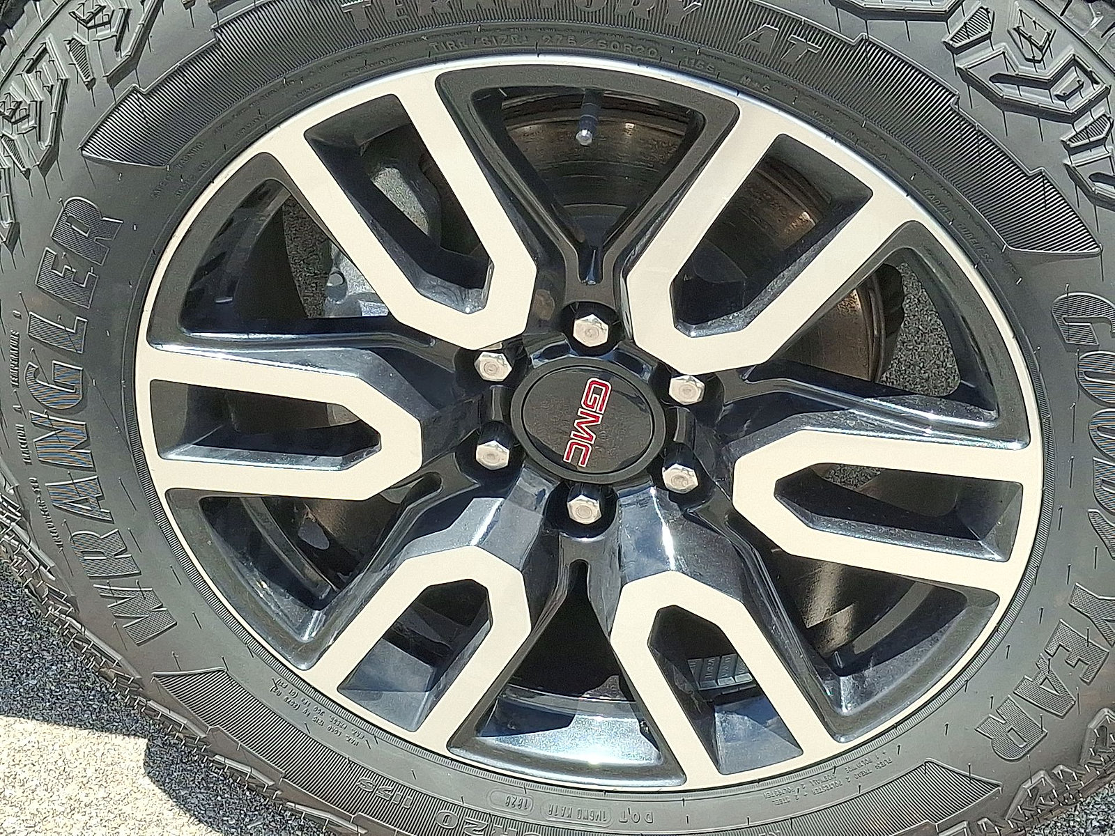 Used 2023 GMC Yukon XL AT4 w/ AT4 Premium Plus Package AWD/4WD image 27