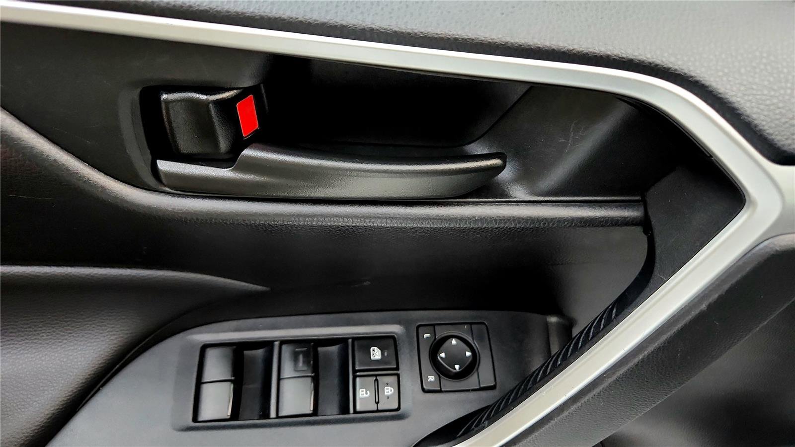 Used 2023 Toyota RAV4 LE image 23