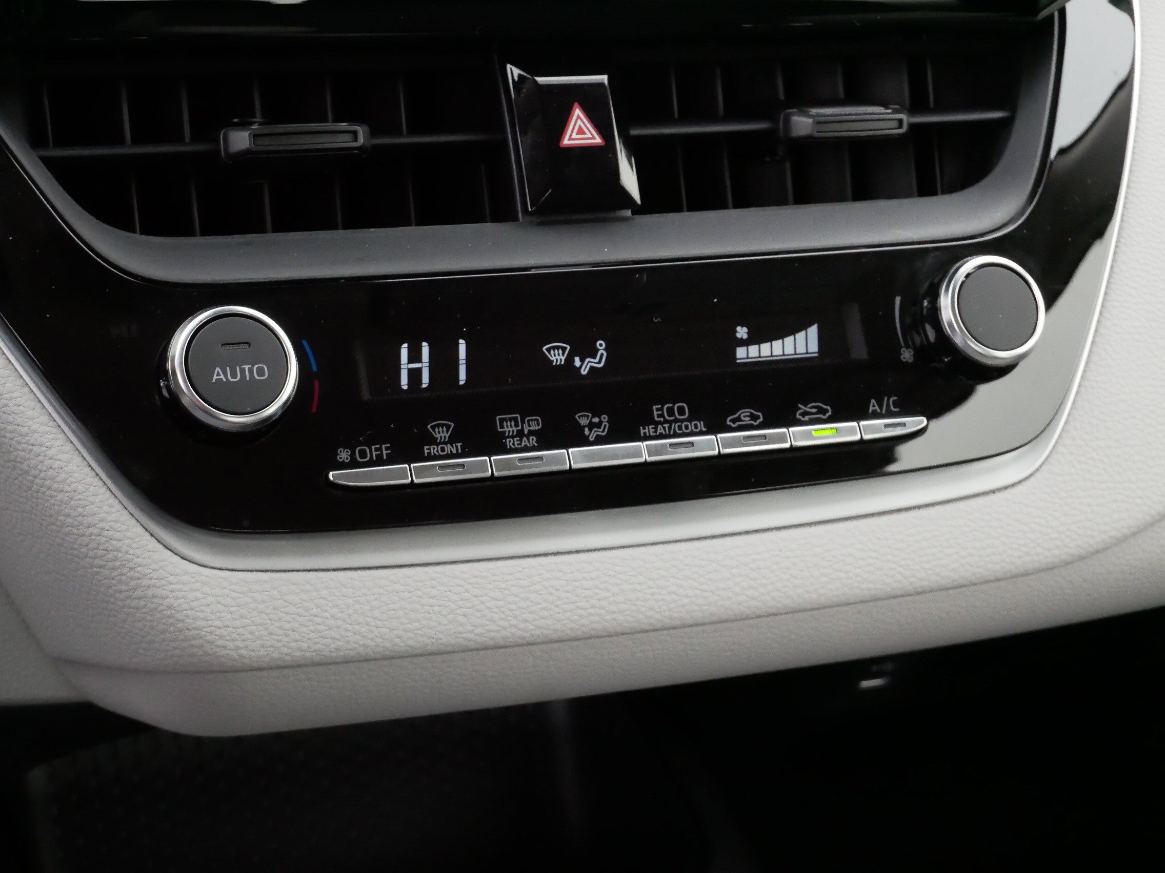 Certified 2025 Toyota Corolla LE w/ Convenience Package image 23